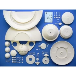 Dornier-Stratospharen Haunebu II. Inclut Aussi Maquettes En Prime De Flugelrad BMW I Flugelrad II Sack BMW Comme 6 Vril RFZ-5 Ha